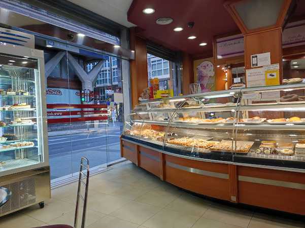 Fotografia tomada fuera de Pastelería DeCaramelo Alicante - Panadería en Alicante, Alicante