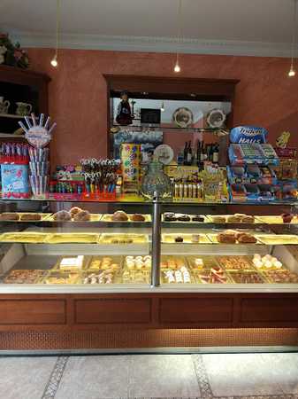 Fotografia tomada fuera de Pastelería Delicias de Llanes - Pastelería en Llanes, Asturias