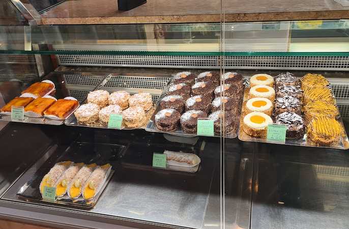 Fotografia tomada fuera de Pastelería Dueso - Pastelería en Fraga, Huesca