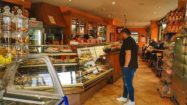 Fotografia tomada fuera de Pastelería Ebano - Pastelería en Sigüeiro, A Coruña