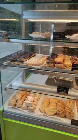 Fotografia tomada fuera de Pastelería Éboli - Panadería en Fuenlabrada, Madrid