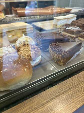 Fotografia tomada fuera de Pastelería El Bollu - Pastelería en Oviedo, Asturias