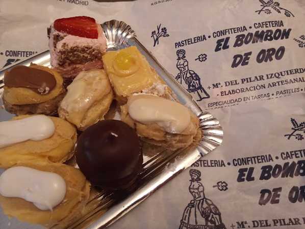 Fotografia tomada fuera de Pastelería El Bombón de Oro - Panadería en Madrid, Madrid