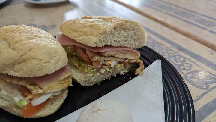 Fotografia tomada fuera de Café Barreto - cafeterías en San Bartolomé, Las Palmas