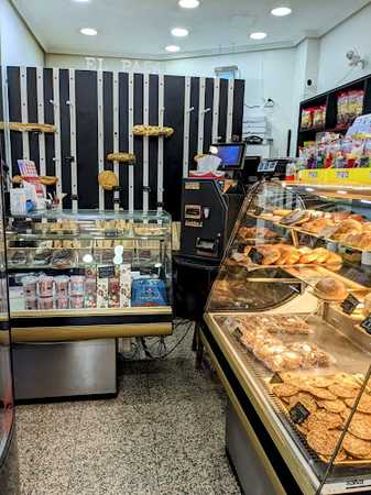 Fotografia tomada fuera de Pastelería el paso - Panadería en Madrid, Madrid