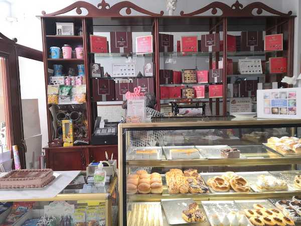 Fotografia tomada fuera de Pastelería El Pintor - Panadería en Coria, Cáceres