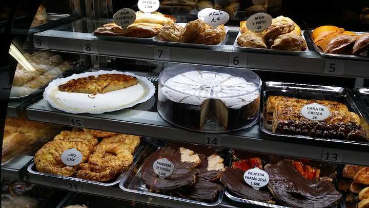 Fotografia tomada fuera de Pasteleria El Santero - Pastelería en Carboneras, Almería