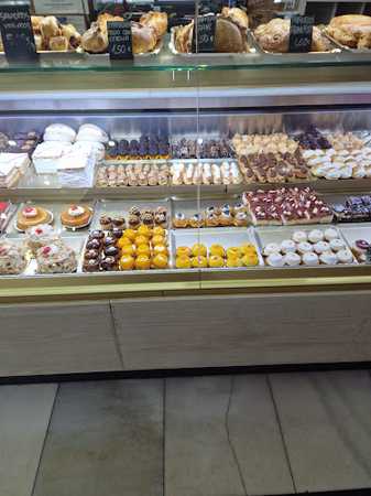 Fotografia tomada fuera de Pasteleria el Valle - Pastelería en Getafe, Madrid