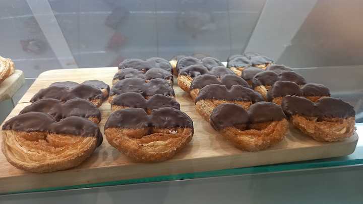 Fotografia tomada fuera de Pastelería Elvira - Pastelería en Piedras Blancas, Asturias