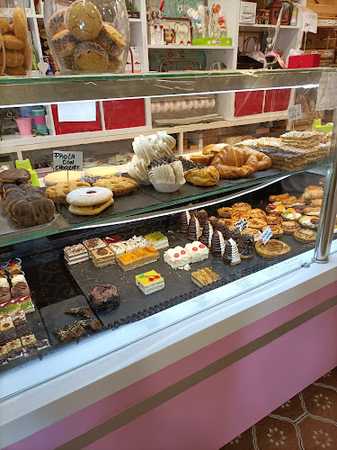 Fotografia tomada fuera de Pasteleria Espiga del Angel II - Pastelería en Castro-Urdiales, Cantabria