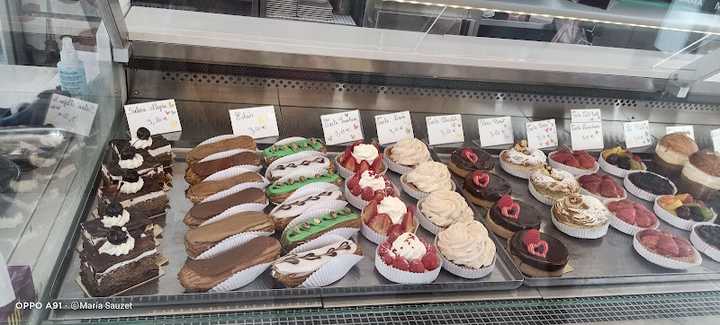 Fotografia tomada fuera de Pastelería Francesa - cafeterías en Calp, Alicante
