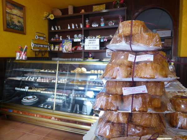 Fotografia tomada fuera de Pastelería Gibia de León - Pastelería en Gibraleón, Huelva