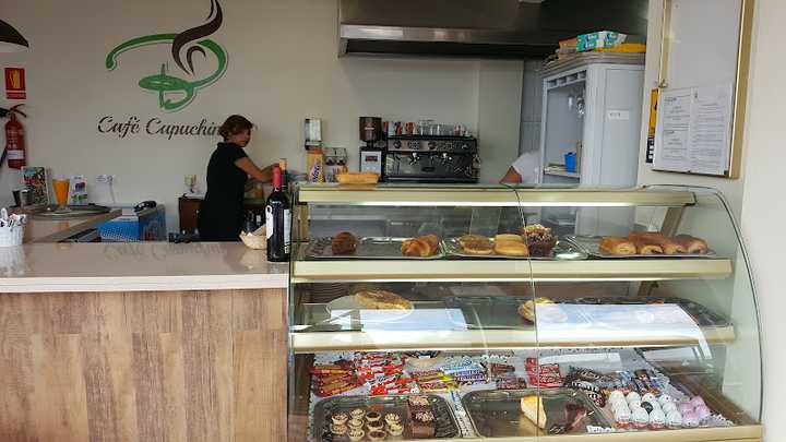 Fotografia tomada fuera de Café Capuchino - cafeterías en El Matorral, Las Palmas