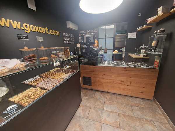 Fotografia tomada fuera de Pasteleria Goxart - Pastelería en Mutriku, Gipuzkoa