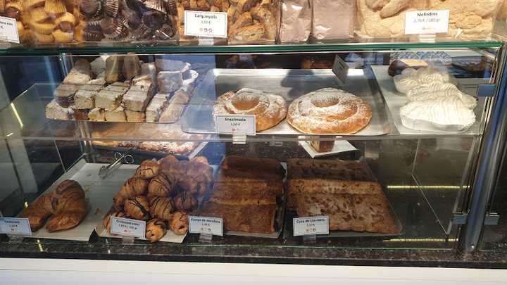 Fotografia tomada fuera de Pastelería Guifré - Pastisseria en Badalona, Barcelona