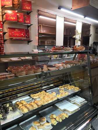 Fotografia tomada fuera de Pastelería Horacio - Pastelería en Meira, Lugo