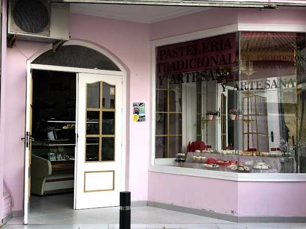 Fotografia tomada fuera de Pastelería Isabel Asensio - Pastelería en Huércal-Overa, Almería