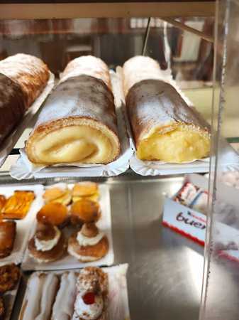 Fotografia tomada fuera de Pastelería Izaskun Gozotegia - Cake shop en Zumarraga, Gipuzkoa