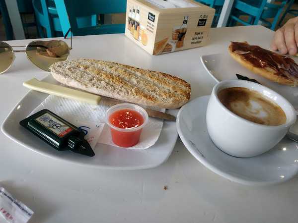 Fotografia tomada fuera de Café de Inma - cafeterías en El Rompido, Huelva