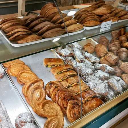 Fotografia tomada fuera de Pastelería La Chocolatine - Pastelería en Dénia, Alicante