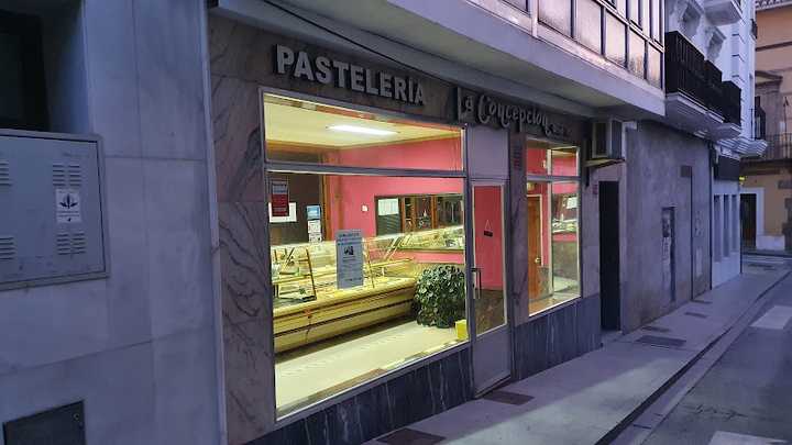 Fotografia tomada fuera de Pasteleria La Concepcion - Cake shop en Caniles, Granada