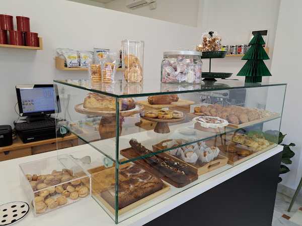 Fotografia tomada fuera de Pastelería La cuisine de Marguerite - Pastelería en San Juan, Alicante