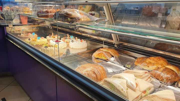 Fotografia tomada fuera de Pastelería la Deliciosa - Panadería mayorista en El Doctoral, Las Palmas