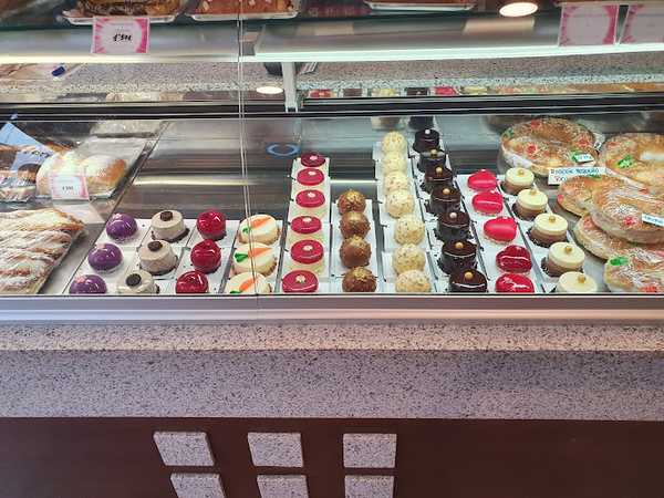 Fotografia tomada fuera de Pastelería La Guinda - Pastelería en Madrid, Madrid
