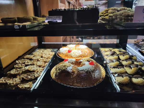 Fotografia tomada fuera de Pastelería La Oriental Sin gluten - Pastelería en Madrid, Madrid