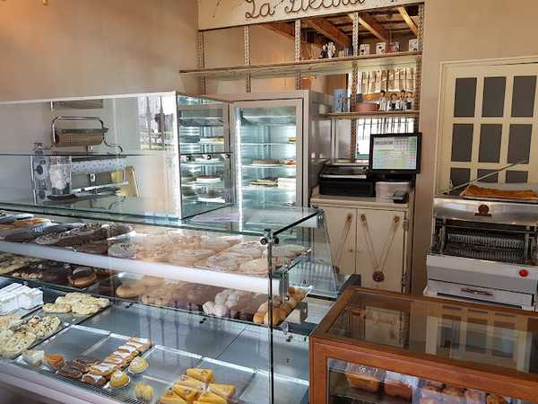 Fotografia tomada fuera de Pastelería La Piedra - Pastelería en El Puerto de Sta María, Cádiz
