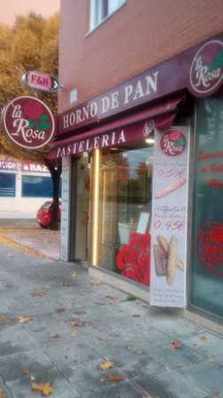 Fotografia tomada fuera de Pastelería La Rosa - Pastelería en Madrid, Madrid