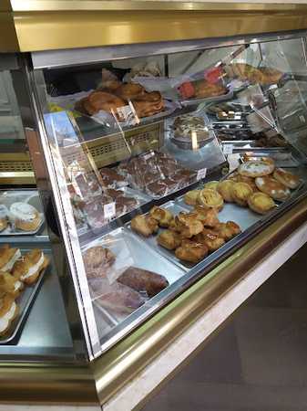 Fotografia tomada fuera de Pastelería La Suiza - Pastelería en Albacete, Albacete