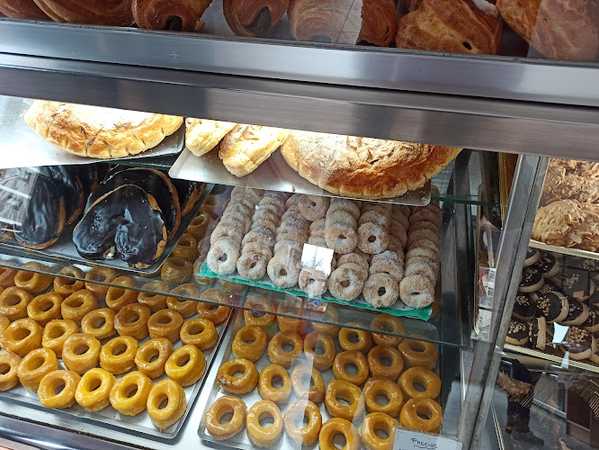 Fotografia tomada fuera de Pastelería Las Delicias S L L - Pastelería en Cuenca, Cuenca