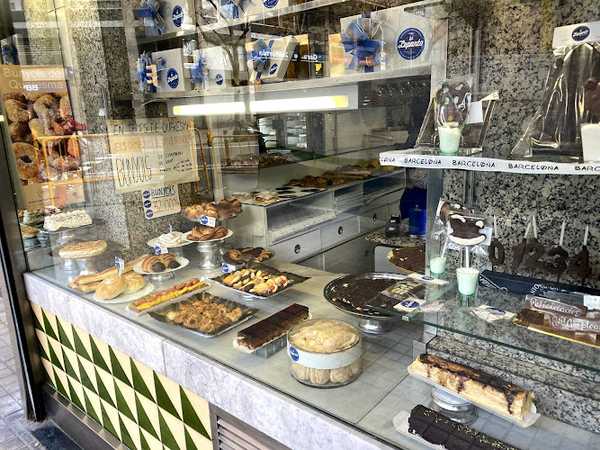 Fotografia tomada fuera de Pastelería Lepanto - Pastisseria en Barcelona, Barcelona