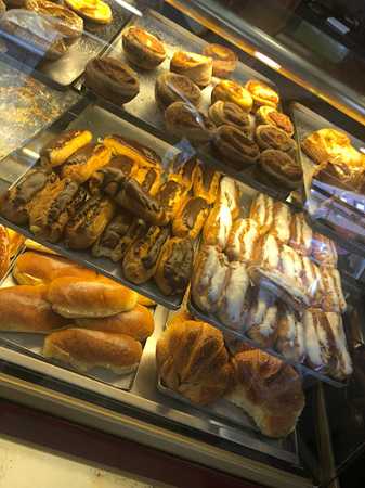 Fotografia tomada fuera de Pastelería Lofer - Pastelería en Medina de Pomar, Burgos