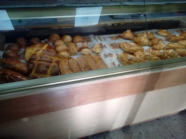 Fotografia tomada fuera de Pastelería Luna - Panadería en Fuenlabrada, Madrid
