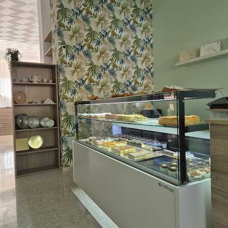 Fotografia tomada fuera de Pastelería Lupe Cano - Pastelería en Almendralejo, Badajoz