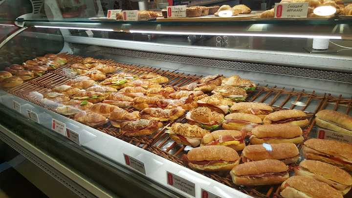 Fotografia tomada fuera de Pastelería Mallorca Pozuelo - Pastelería en Pozuelo de Alarcón, Madrid