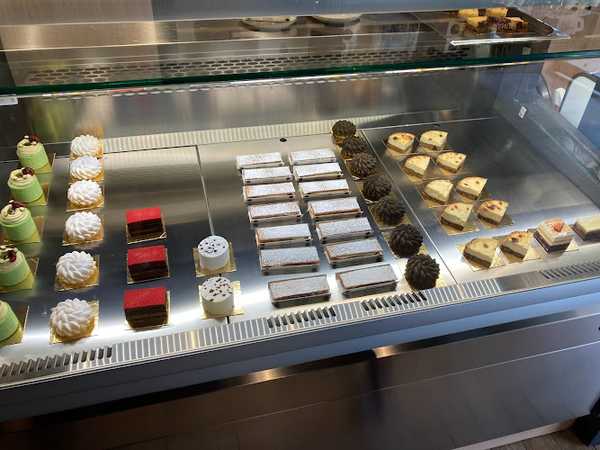 Fotografia tomada fuera de Pastelería Manuel Lledó León - Pastelería en Crevillent, Alicante