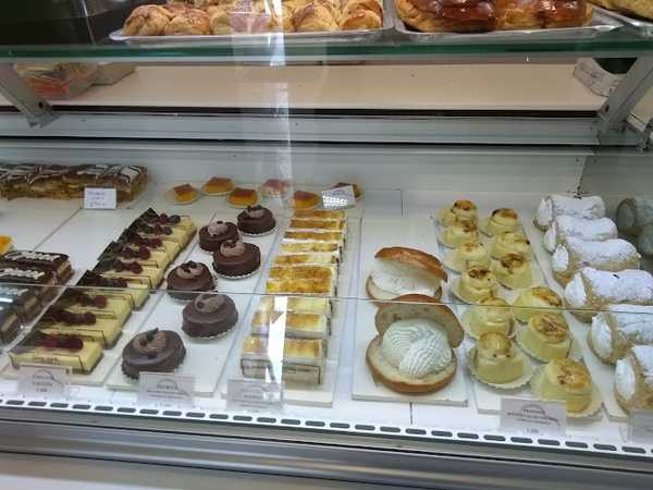 Fotografia tomada fuera de Pastelería Mari Trini - Pastelería en Almuñécar, Granada