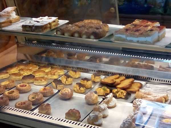 Fotografia tomada fuera de Pastelería María - Pastelería en O Corgo, Lugo