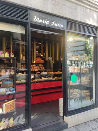 Fotografia tomada fuera de Pastelería Maria Luisa - Pastelería en Santander, Cantabria