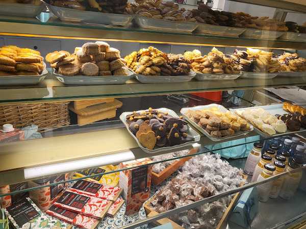 Fotografia tomada fuera de Pastelería Martina de Zuricalday Bilbao - Tarta-denda en Bilbao, Bizkaia