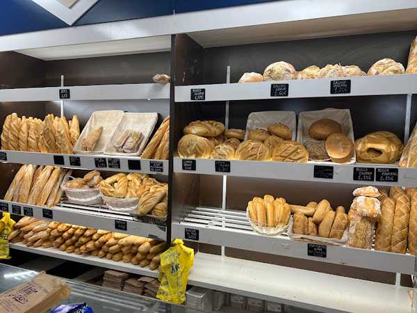 Fotografia tomada fuera de Pastelería Migas - Pastelería en Torrejón de Ardoz, Madrid