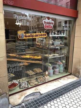 Fotografia tomada fuera de Pastelería Opilla - Tarta-denda en Donostia-San Sebastian, Gipuzkoa