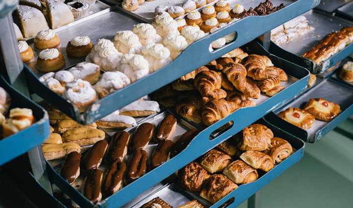 Fotografia tomada fuera de Pastelería Otaegui - Calle Matía - San Sebastián - Tarta-denda en Donostia-San Sebastian, Gipuzkoa