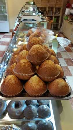 Fotografia tomada fuera de Pastelería Panadería Dulpan - Panadería en Mota del Cuervo, Cuenca