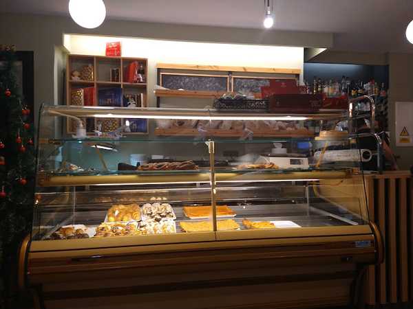 Fotografia tomada fuera de Pastelería Panadería Manso - Bakery en Melide, A Coruña