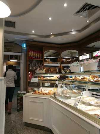 Fotografia tomada fuera de Pastelería Pareli - Pastelería en Madrid, Madrid