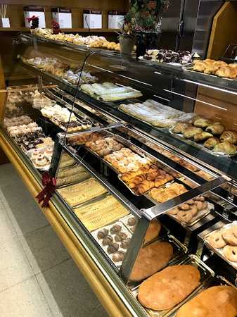 Fotografia tomada fuera de Pastelería Punto Dulce - Panadería en Monzón, Huesca